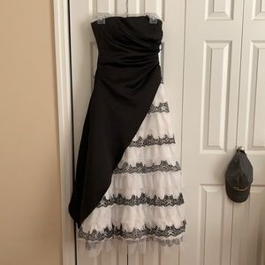 Asymmetrical Strapless Black/White Dress